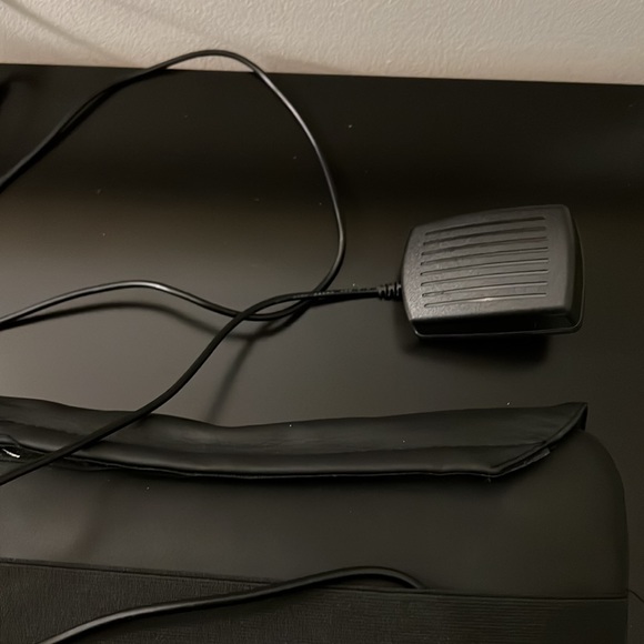 Viktor Juergen Massaging Pillow - Picture 10 of 10